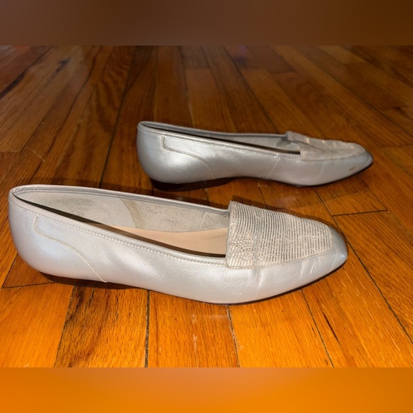 Enzo Angiolini Metallic Detail Loafers - Picture 2 of 5